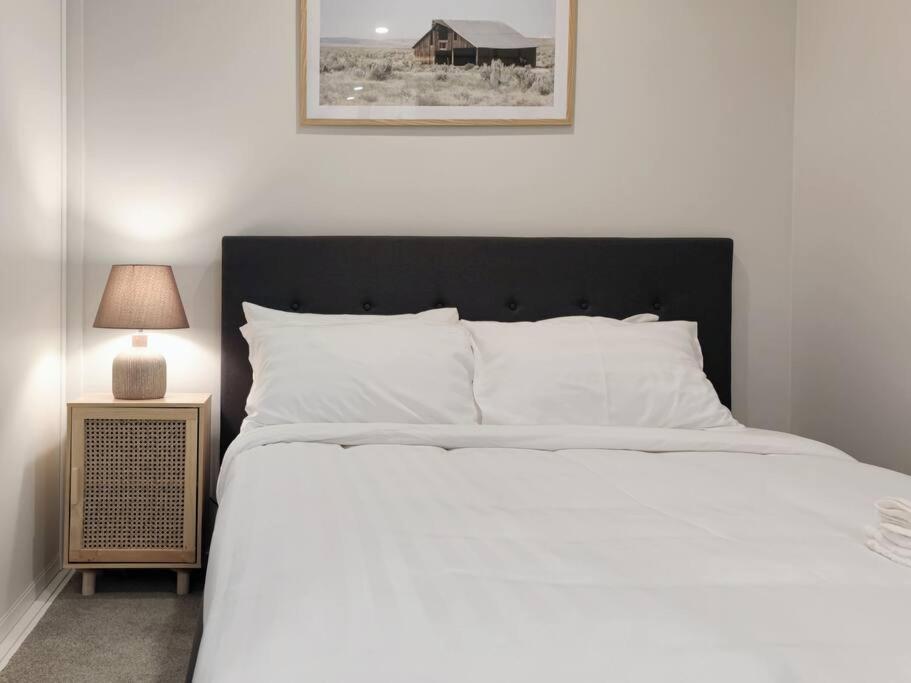 Brand New Stylish 2Br Apartment- Free Parking โอ๊คแลนด์ ภายนอก รูปภาพ