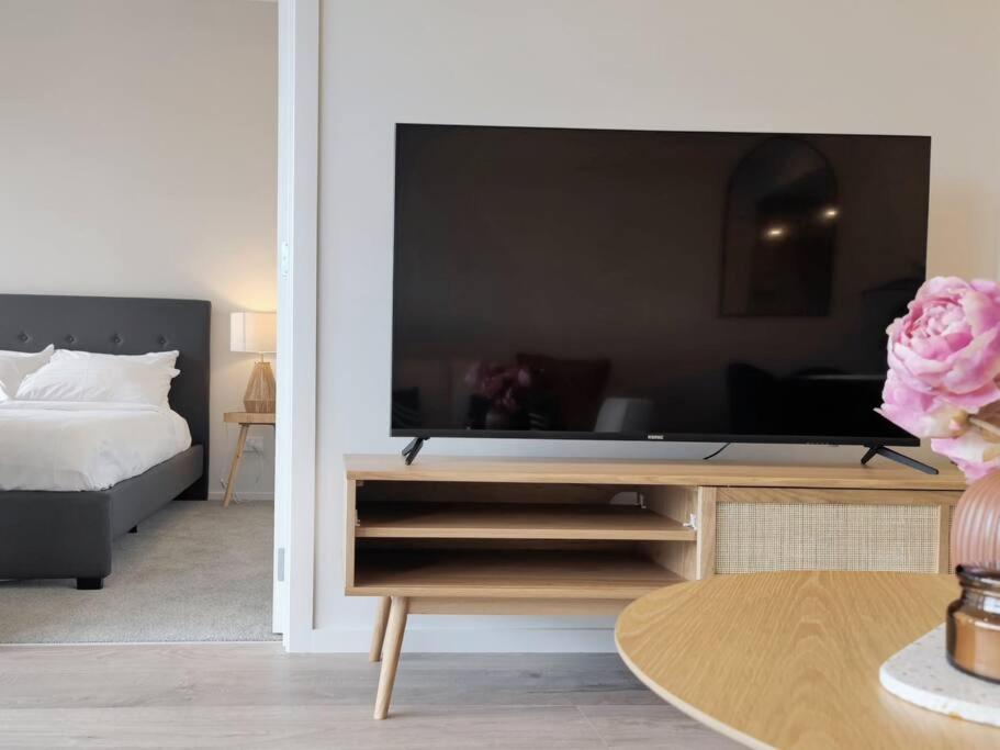 Brand New Stylish 2Br Apartment- Free Parking โอ๊คแลนด์ ภายนอก รูปภาพ